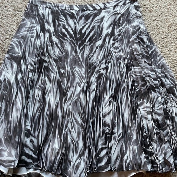 Talbots pleated skirt size 12 - Picture 2 of 6